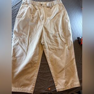 Vintage LL Bean Khaki pants 100% cotton size 18 like new pleated and cropped
